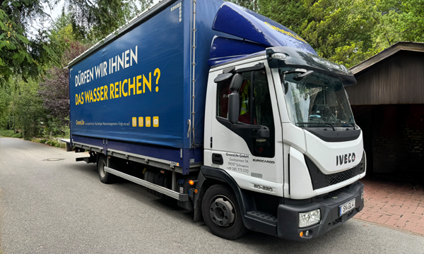 Lieferung eines Tanks mit GreenLife LKW